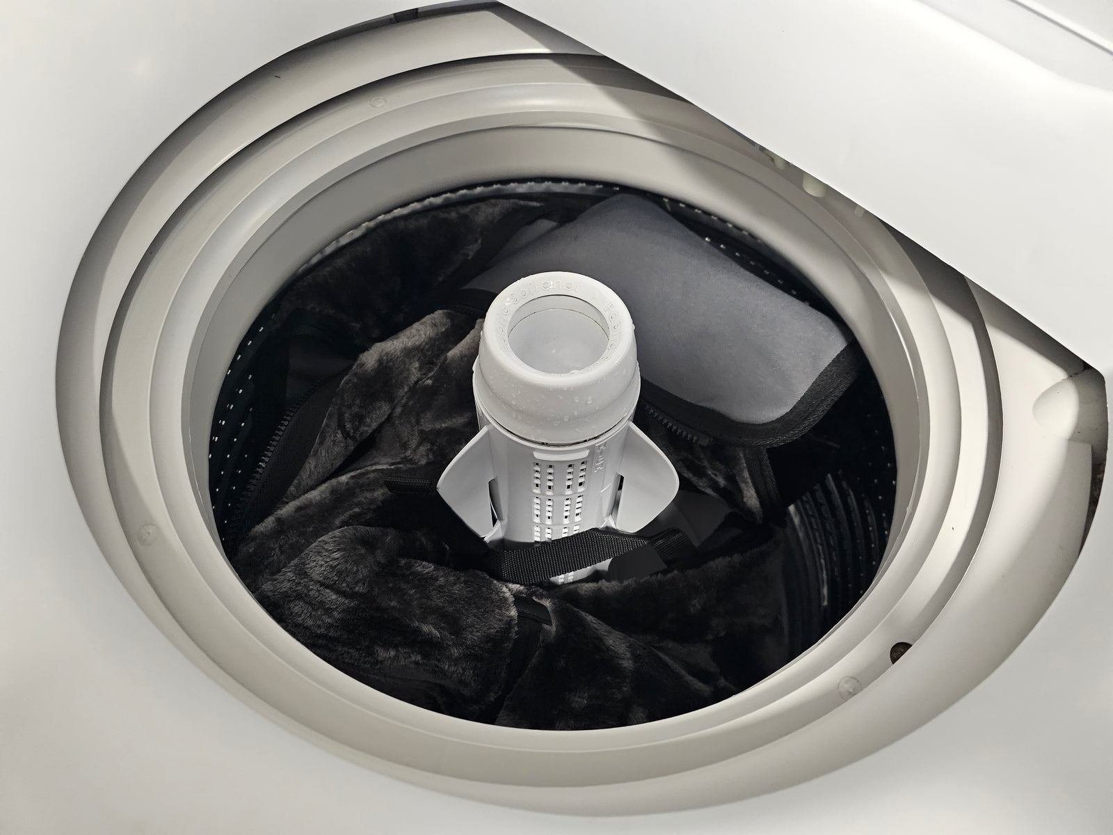 Cleaning your SLINGGUARD car seat protector